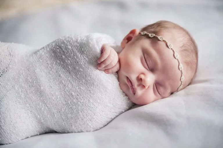 Newborn Photography Safety: What Every Chicago Parent Should Know